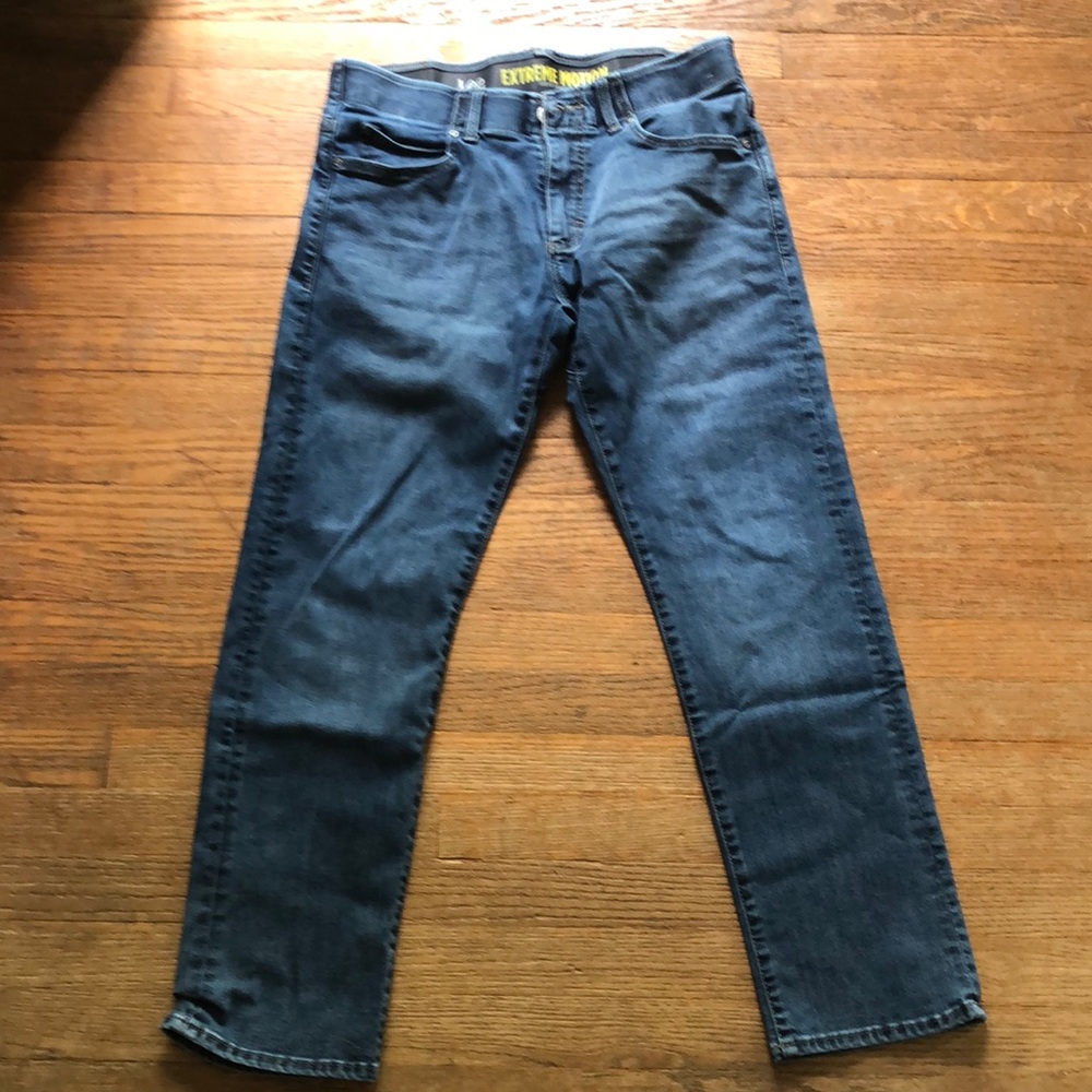 Lee Extreme Motion 33 by 30
